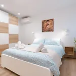 New And Spacious Cannaregio, No Steps, Near Rialto *