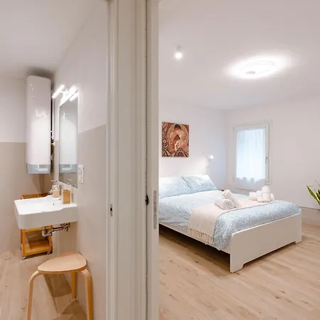 Apartment New And Spacious Cannaregio, No Steps, Near Rialto Venice