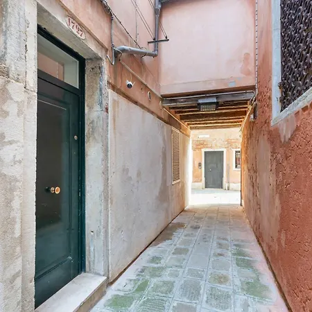 New And Spacious Cannaregio, No Steps, Near Rialto Venice