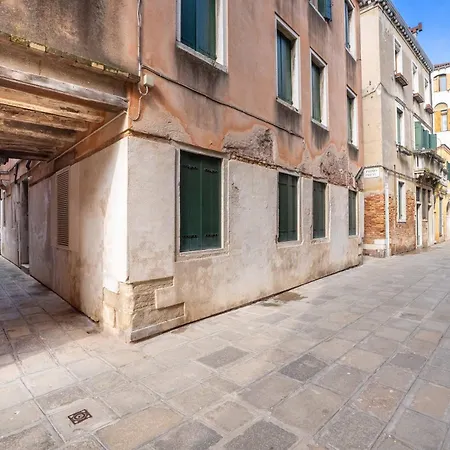 New And Spacious Cannaregio, No Steps, Near Rialto * Venice